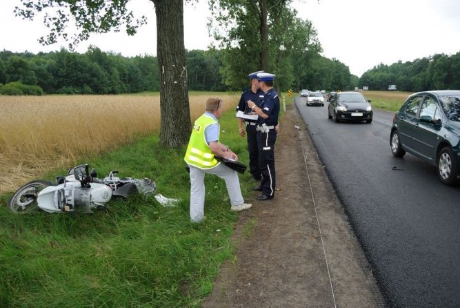 Tragedia na drodze - nie yje proboszcz z Wadlewa