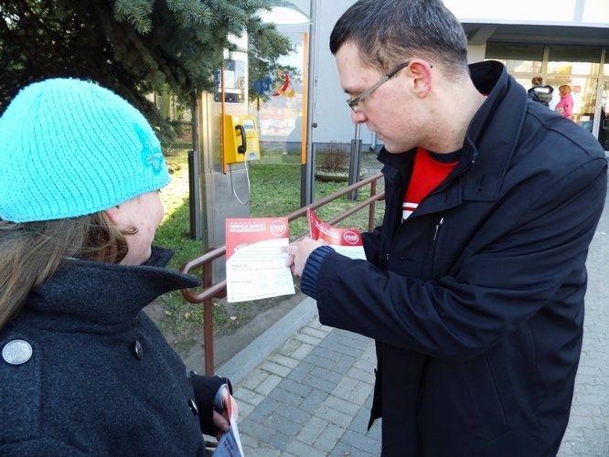 Rozdawali ulotki i zachcali do dziaa spoecznych 