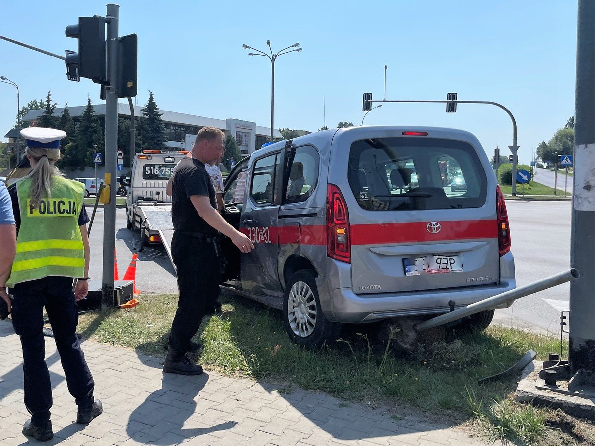 Samochd stray poarnej zderzy si z volkswagenem