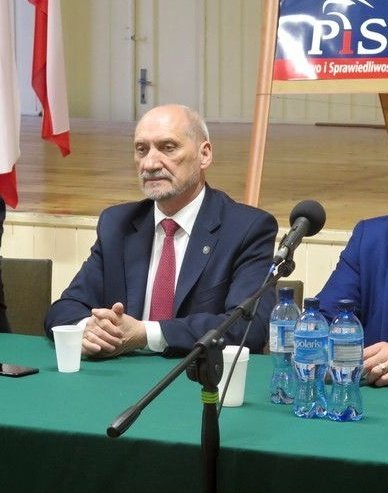 Antoni Macierewicz jedynk PIS w okrgu piotrkowskim