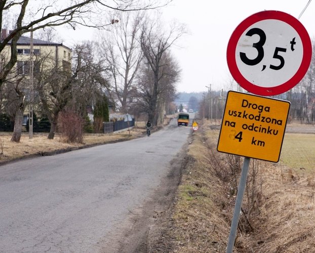 Mieszkacy walcz o remont zniszczonej drogi