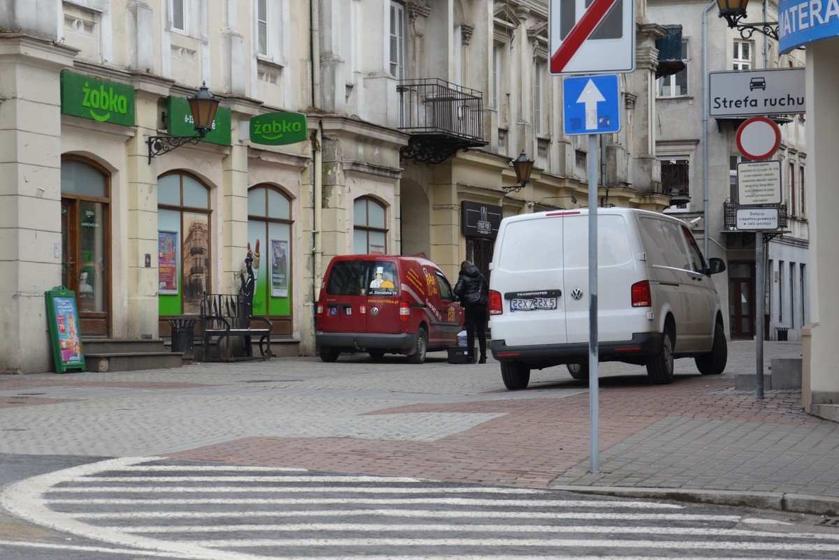 Czy takswkarze powinni wjeda na Stare Miasto w Piotrkowie? 