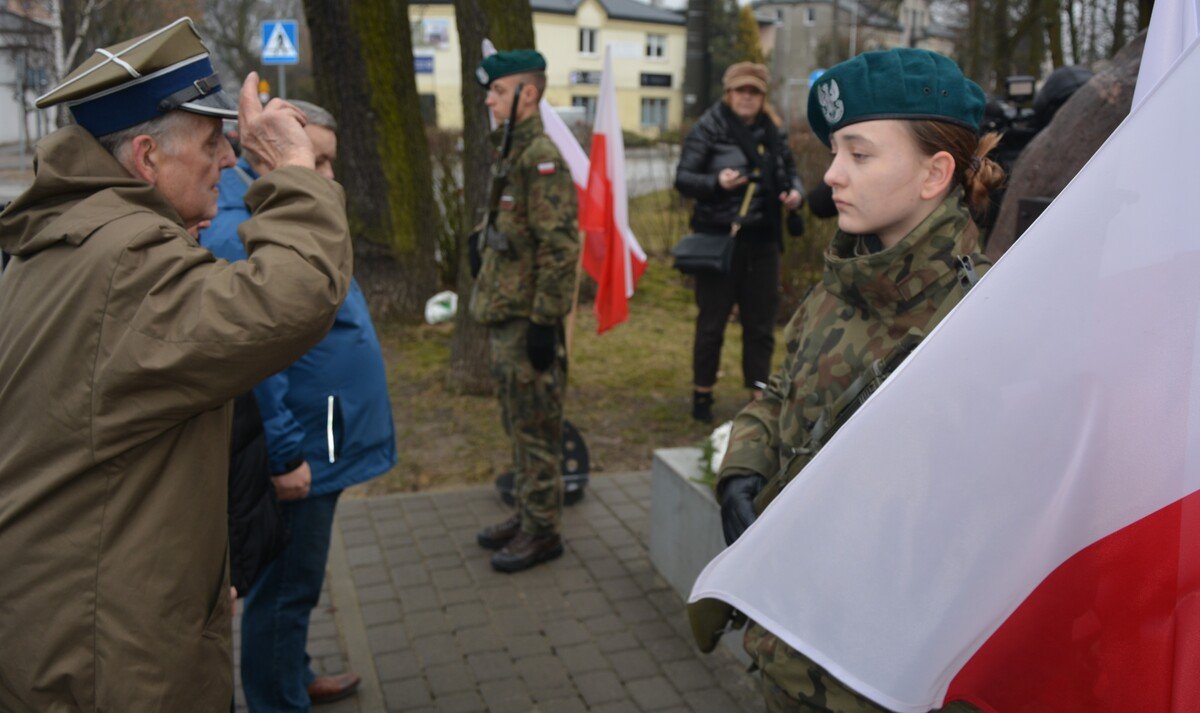 Wadze Piotrkowa i powiatu w hodzie onierzom wykltym