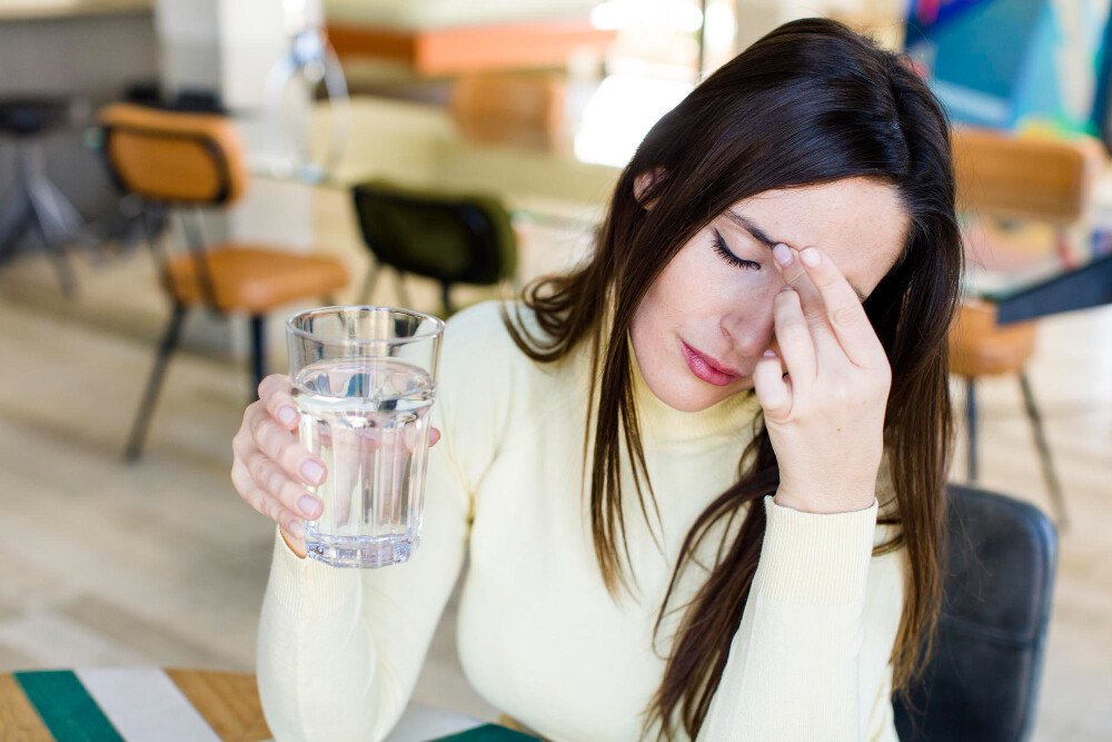 Jak skutecznie pokona kaca po weekendzie majowym? Odtrucia alkoholowe d