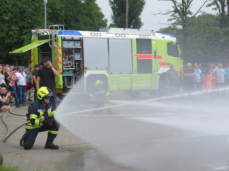 Pokaz sprztu straackiego w Moszczenicy