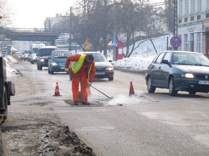 Jeszcze zima, a oni ju ataj dziury