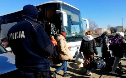 Piotrkowscy policjanci pomagaj ukraiskim uchodcom