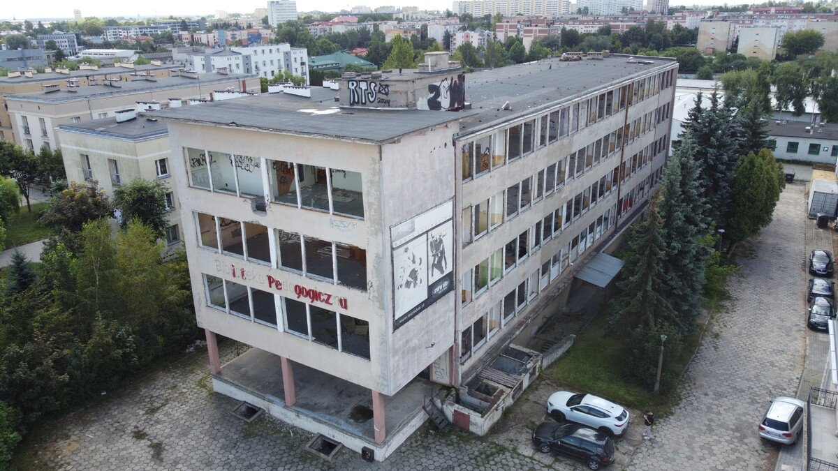 Byy budynek Biblioteki Pedagogicznej popada w ruin [Zdjcia, Film]