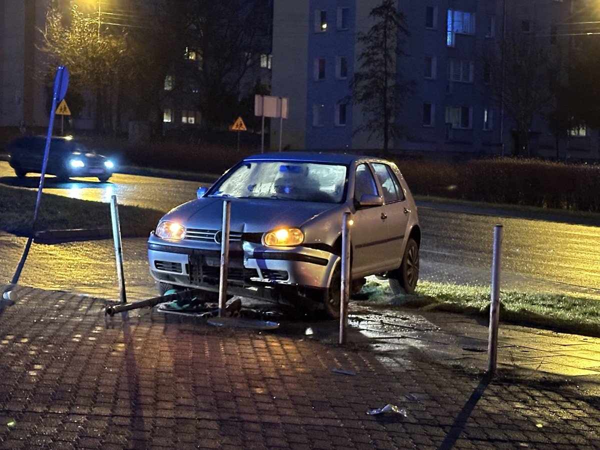 Volkswagen zawis na supkach