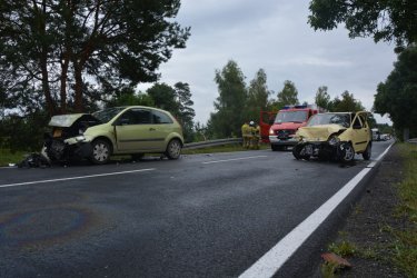 Fiat i Ford zderzyy si na DK91. Jedna osoba trafia do szpitala. Droga bya cakowicie zablokowana!