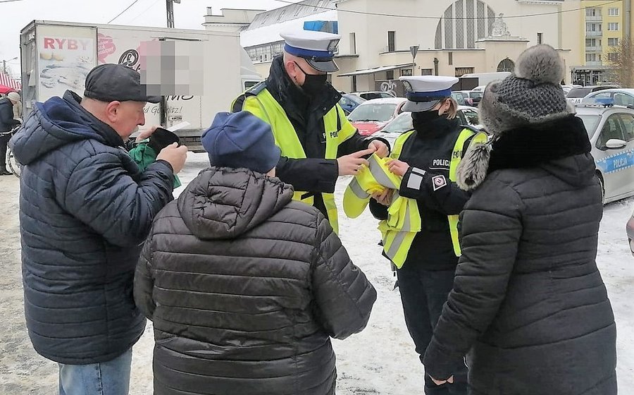 Wnuczku, wnuczko zadbaj o babci i dziadka