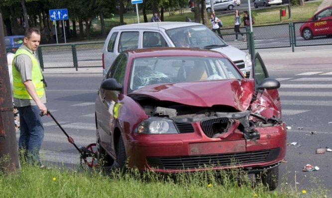 Wypadek na Kopernika – kierowca w szpitalu