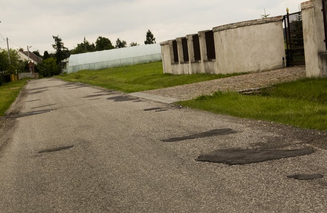 S8: Ekspresowo zniszczyli drogi w powiecie piotrkowskim