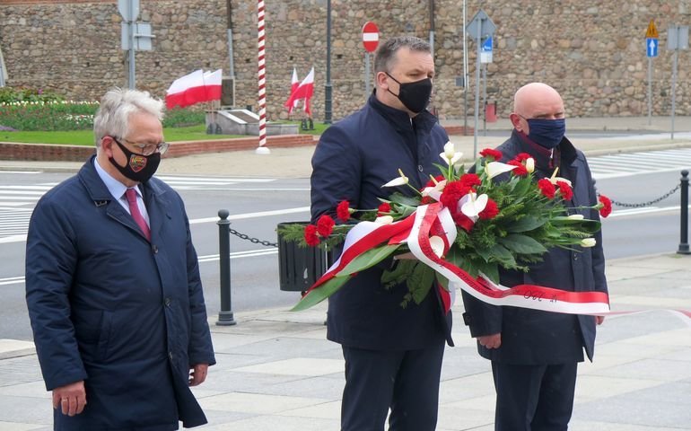 3 maja w Piotrkowie. Delegacje zoyy kwiaty