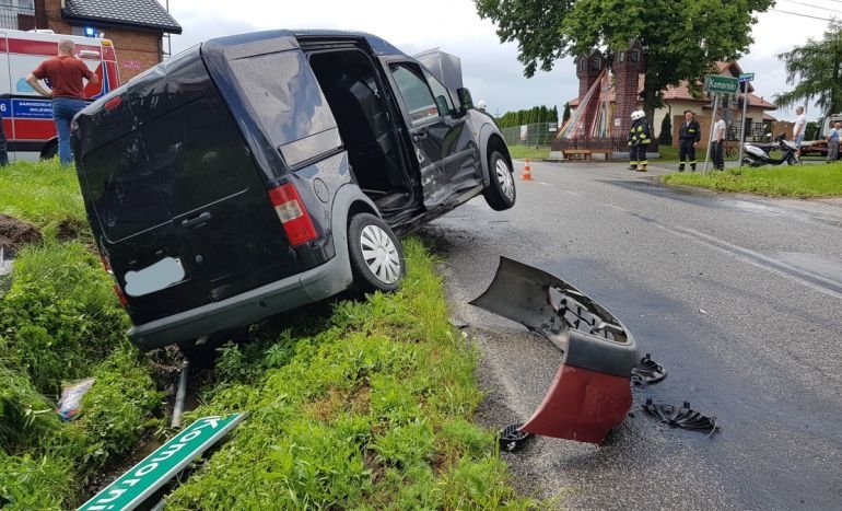 Zderzenie w Komornikach. Jedna osoba w szpitalu