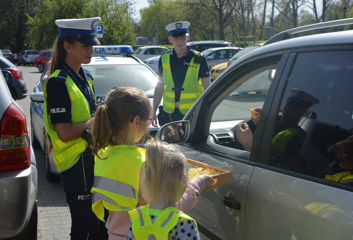 Jabko, czy cytryna? Niecodzienna akcja policji