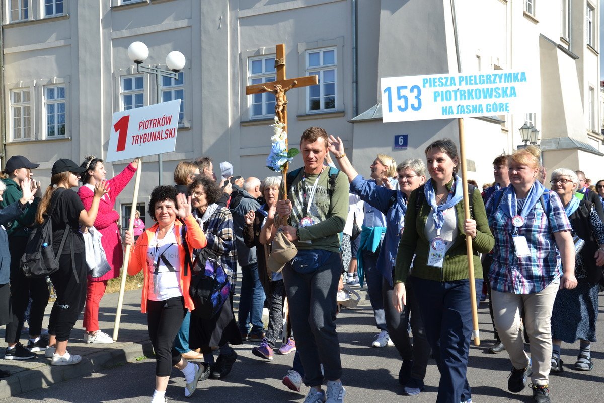 Pielgrzymi z Piotrkowa wyruszyli na Jasn Gr [ZDJCIA, FILM]