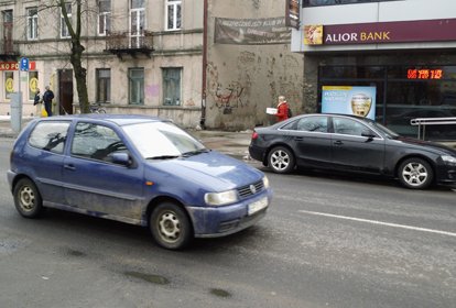 Wyjazd z tego parkingu jest bardzo niebezpieczny