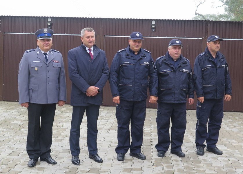 Nowe garae dla policjantw z Grabicy