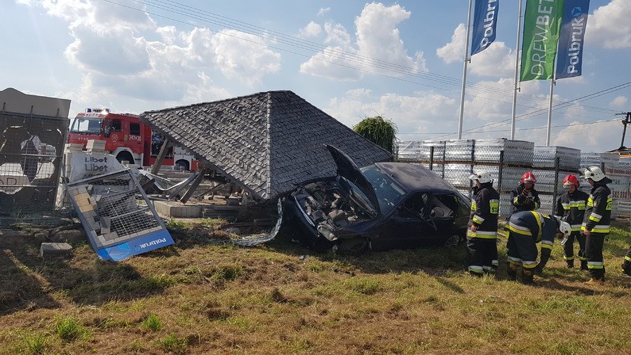 Grone zdarzenie drogowe w powiecie piotrkowskim