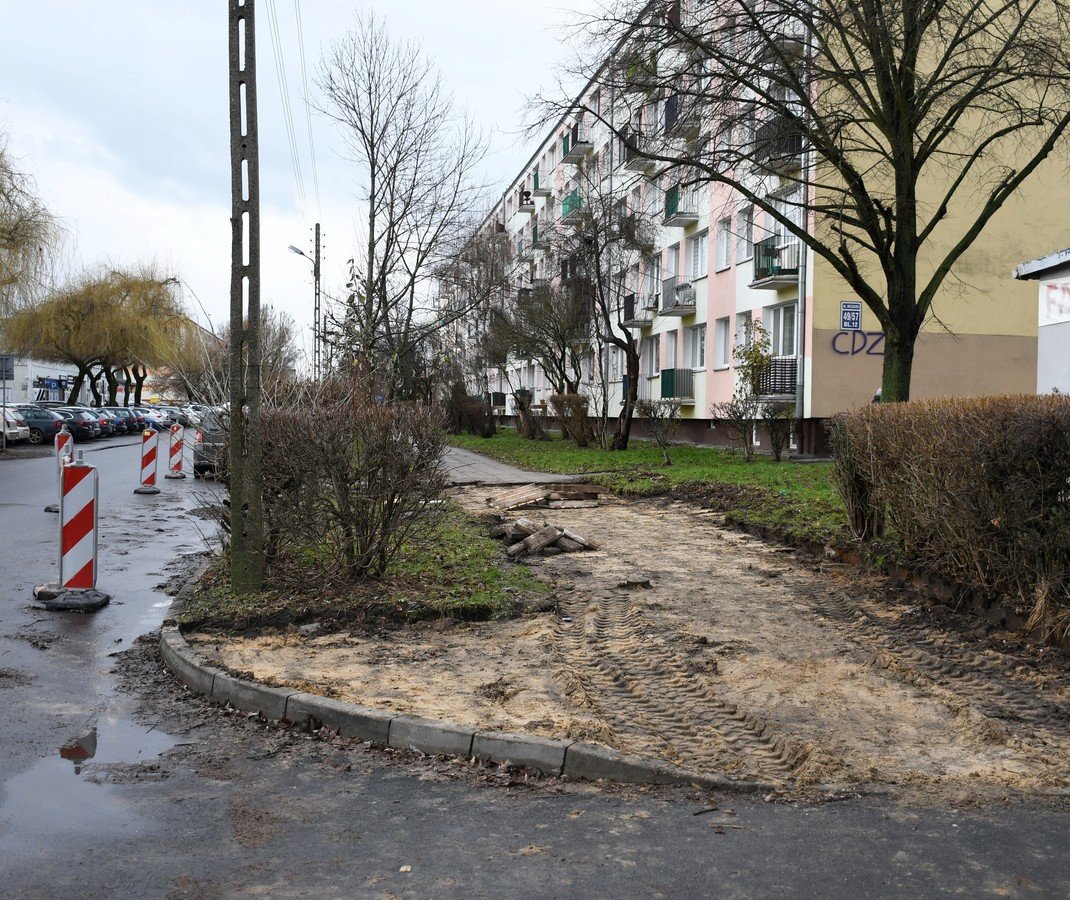 Na Belzackiej remontuj chodnik