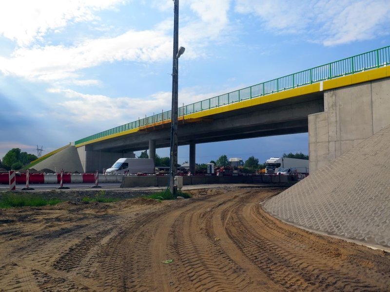 Drogi dojazdowe do budowy autostrady - naprawi czy nie?