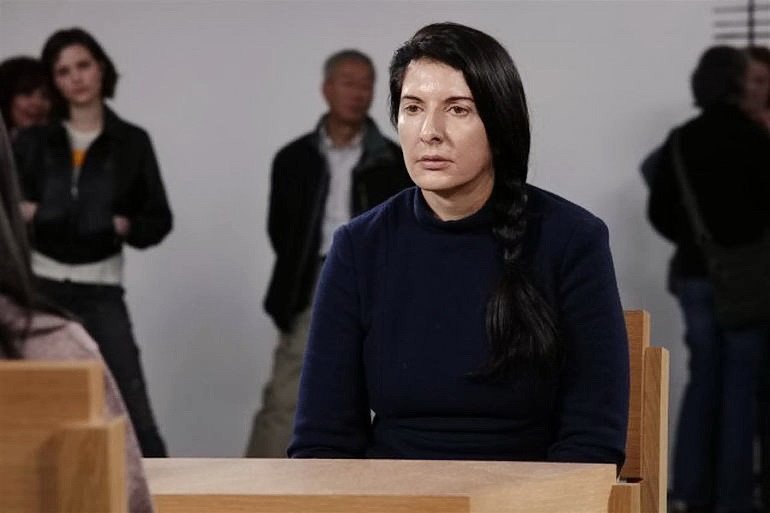 Zobacz dokument o Marinie Abramovi 