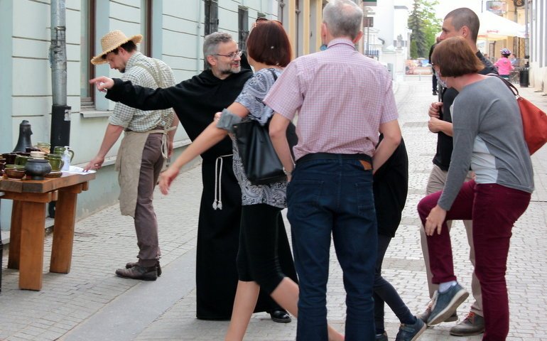 Noc Muzew w Piotrkowie przycigna cae rodziny (galeria)