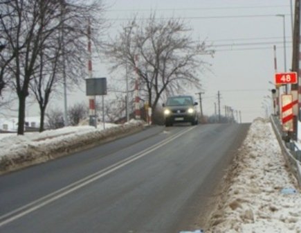 Tomaszw: Zderzy si z pocigiem towarowym