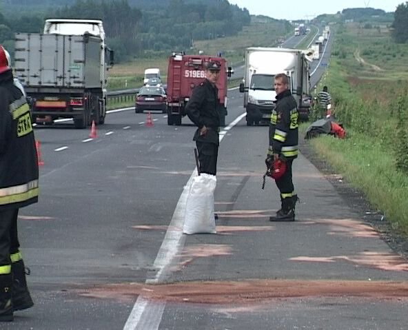 Region: TIR uderzy w autobus z dziemi