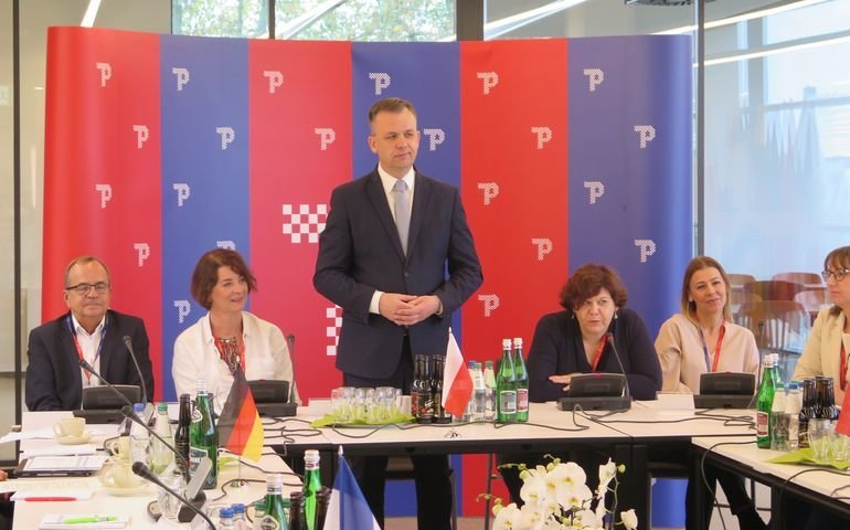 W mediatece rozpocza si Konferencja Miast Partnerskich