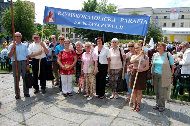 Piotrkowianie na wicie Eucharystii w odzi