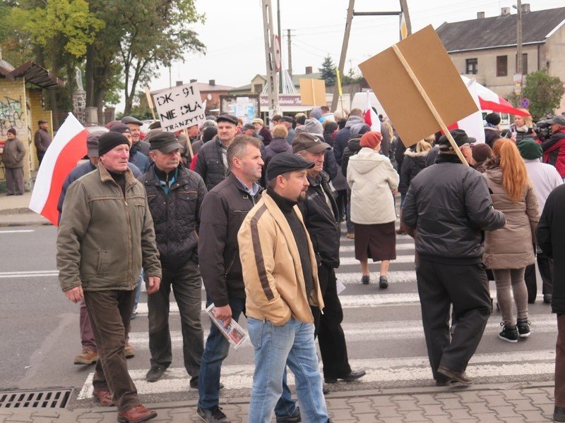 Protestujcy blokuj drog