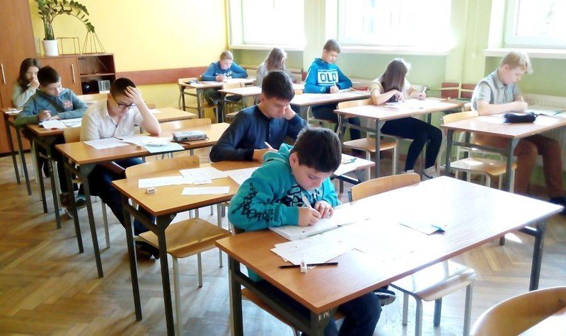 Ile klas pierwszych w piotrkowskich szkoach? 