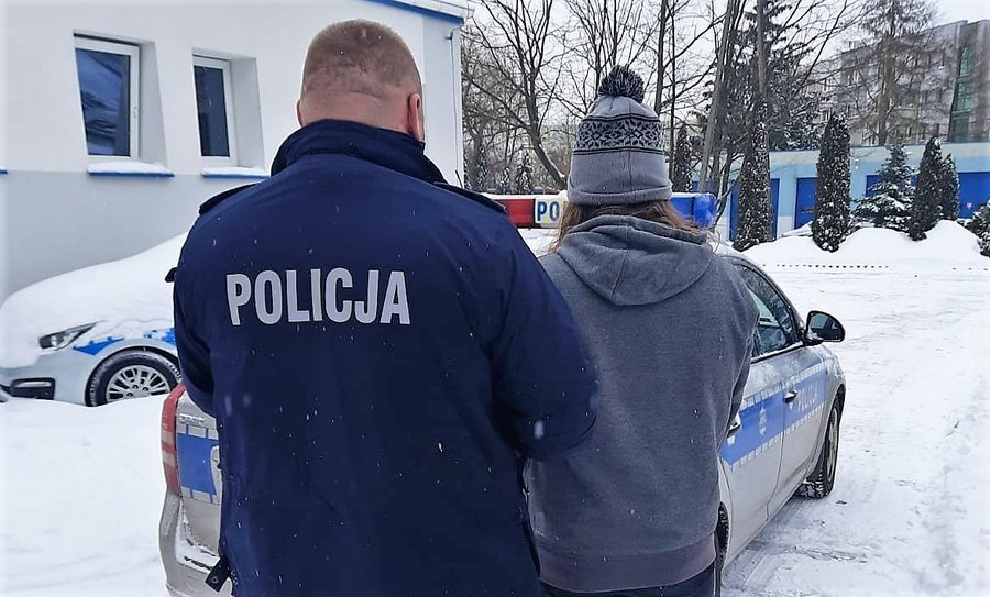 Pijana i poszukiwana w rkach policjantw