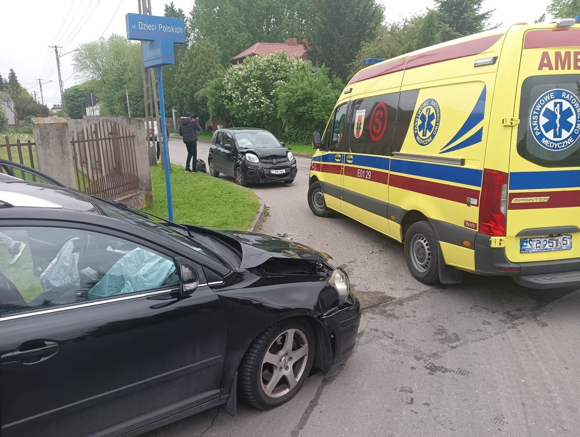 Gronie na Bawenianej. Jedna osoba trafia do szpitala