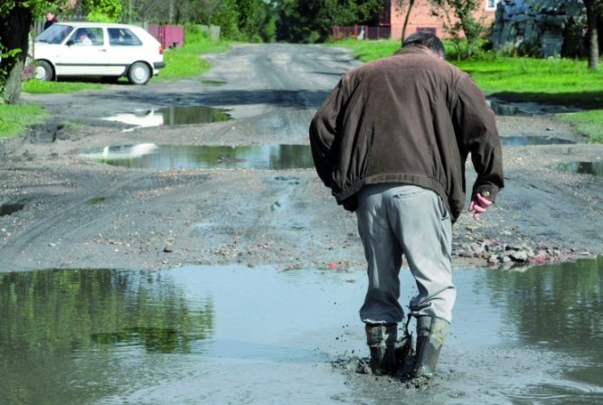 azy Dbrowa: Na drog czekali osiem lat