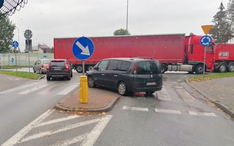 Tiry blokuj rondo. Inni kombinuj pod prd