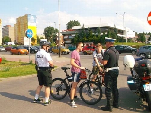 Policjanci pouczali „niechronionych” 