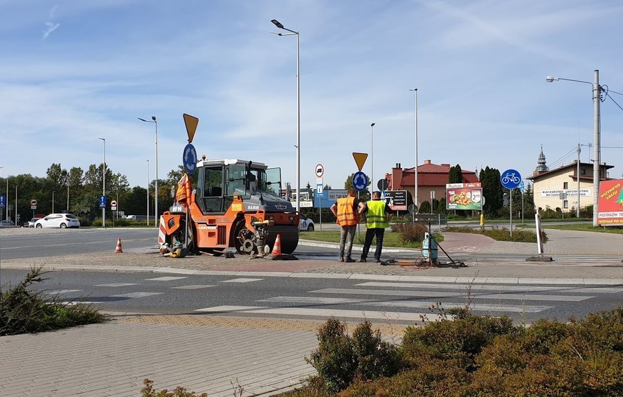 Naprawiaj ul. Curie-Skodowskiej przy wjedzie na Rondo Sulejowskie