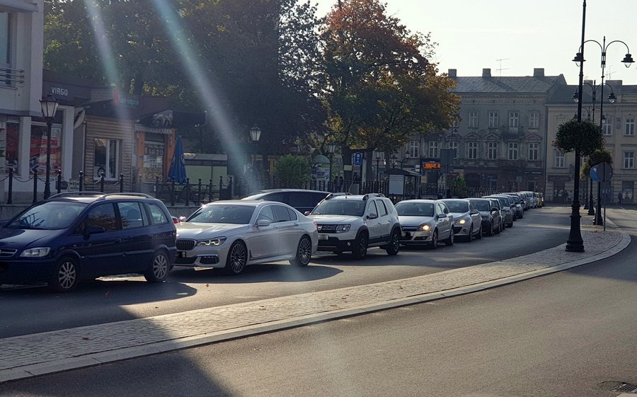 Gigantyczna kolejka do punktu pobra. Bdzie zmiana organizacji ruchu