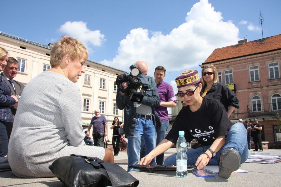 Przyjd na Rynek! Narysuj Twoj karykatur 