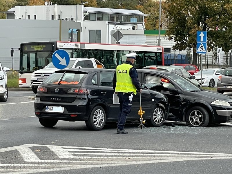 Po gronie wygldajcej kolizji w centrum tworzyy si due korki