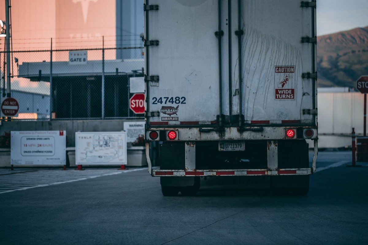 Jak zorganizowa transport zagranicznych towarw do Piotrkowa Trybunalskiego?