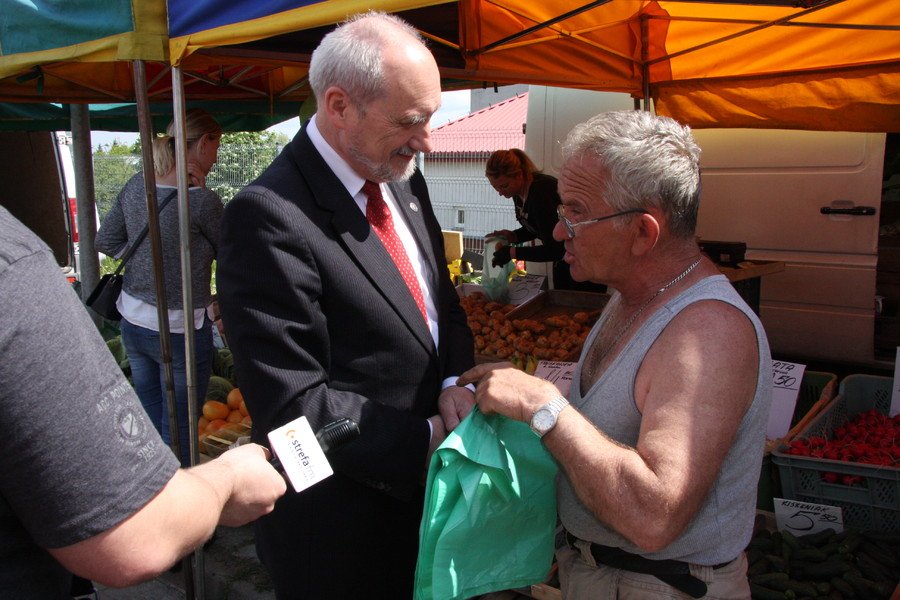 Pose Macierewicz namawia do gosowania na kandydata Dud