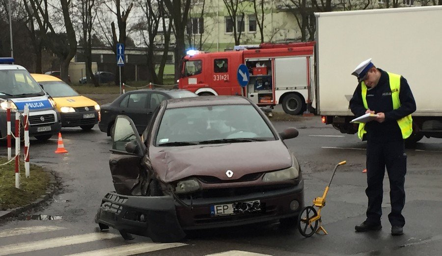 Nie ustpia pierwszestwa i trafia do szpitala