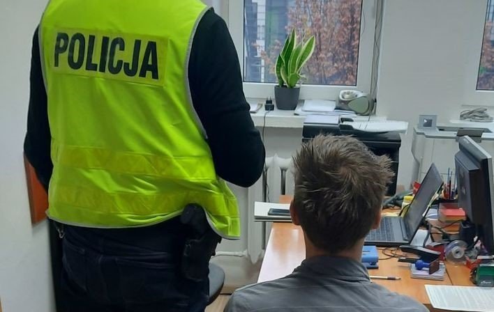 Bracia w rkach policjantw