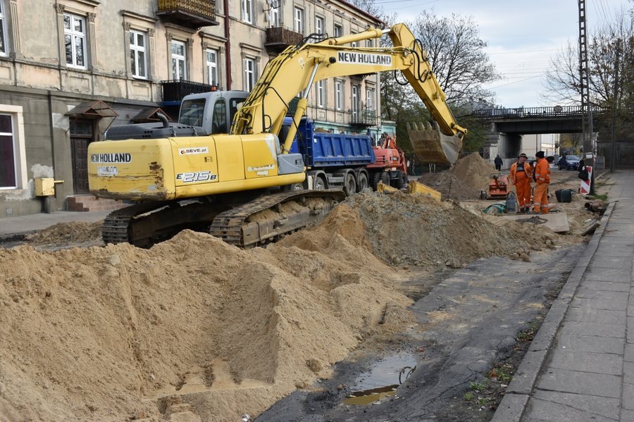 Postpuj prace na ul. Wojska Polskiego w Piotrkowie