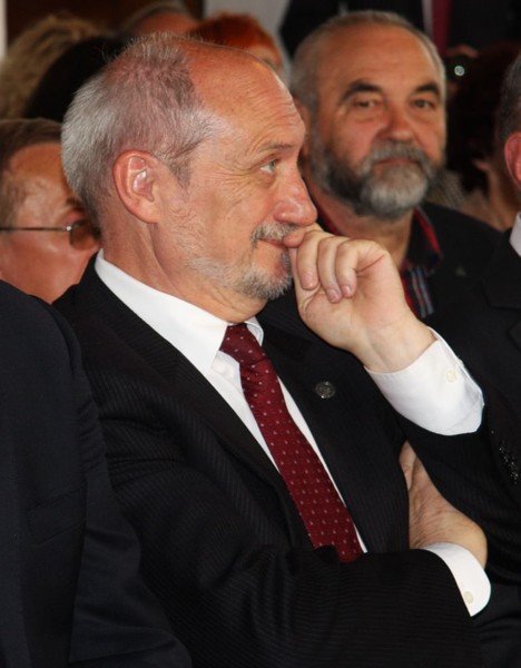 Antoni Macierewicz nie jest ju czonkiem rzdu RP