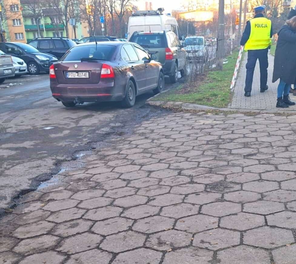 Dziwny wypadek w Piotrkowie. Jedna osoba zostaa ranna